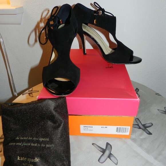 Kate Spade New York Cate Black Open Toe Suede Leather T-Strap Heels Size 6.5 - Picture 1 of 16